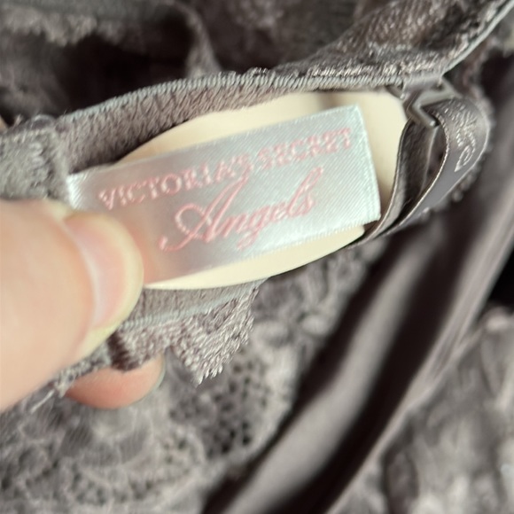 Victoria's Secret angels BRA PANTY SET ANGELS Red Lace 36B AND Large - Picture 9 of 11